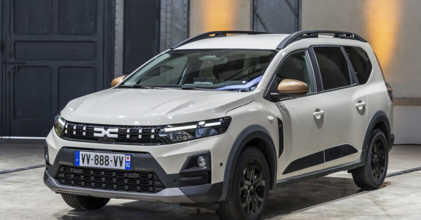 Dacia Updates Jogger with Hybrid Option and Fresh Look