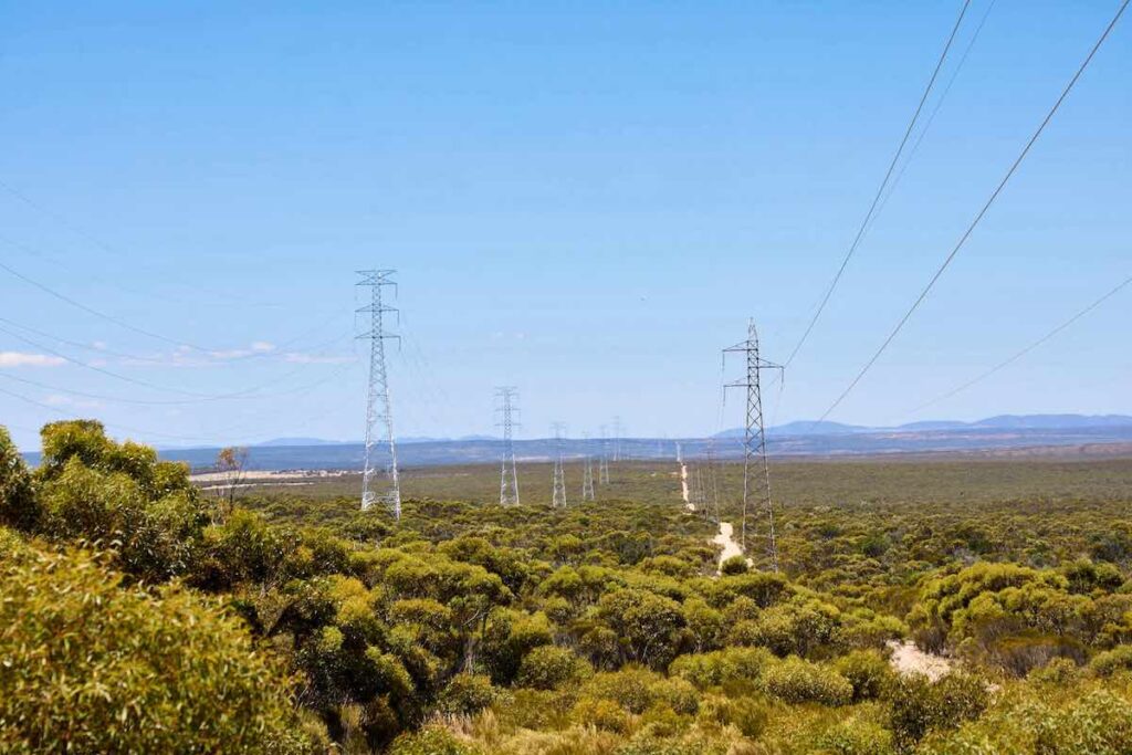 Farmers prompt transmission giant to find new route for link supporting 100 pct renewables plan