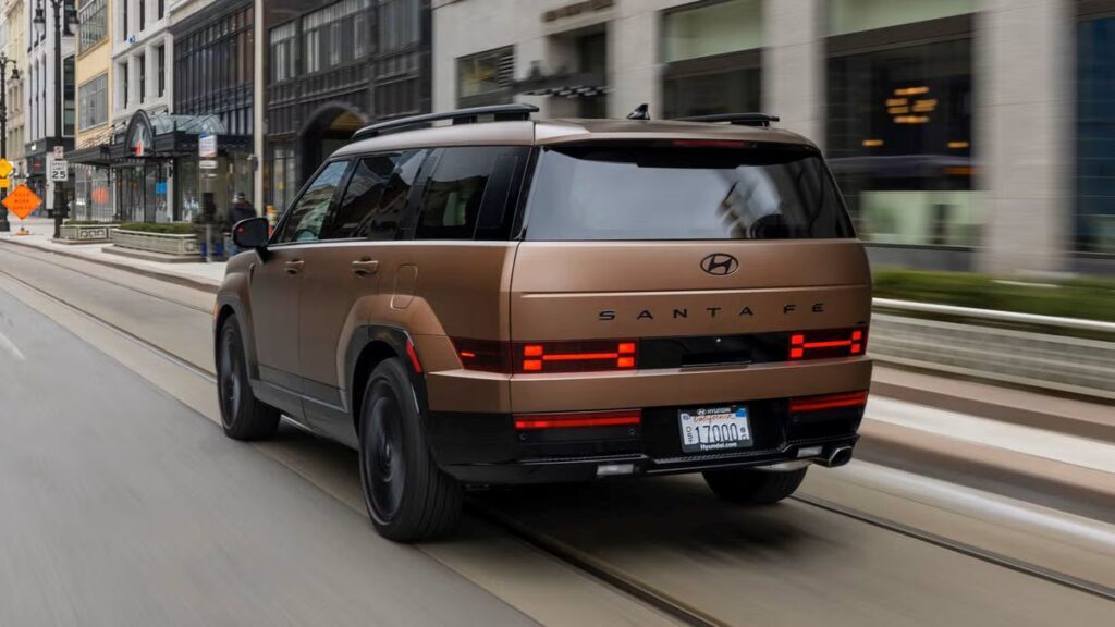 Los 5 autos que fueron diseñados por diseñadores menos inspirados