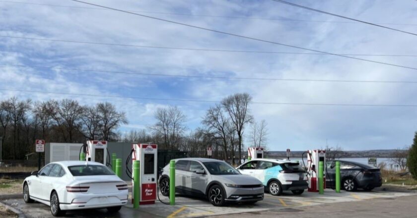 Wisconsin Restarts EV Charging Program with $14 Million for 26 Sites