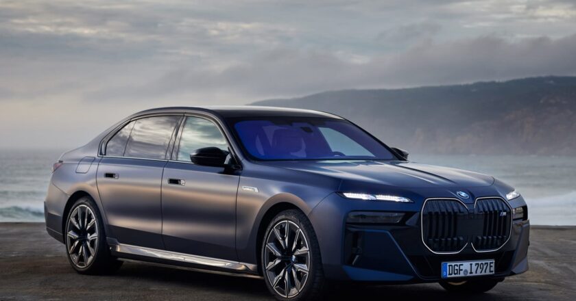 BMW Considers Range Extenders for Top Models in China