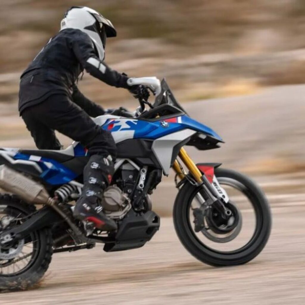Motos: BMW da a conocer la nueva versión ligera de la F 450 GS del 2026