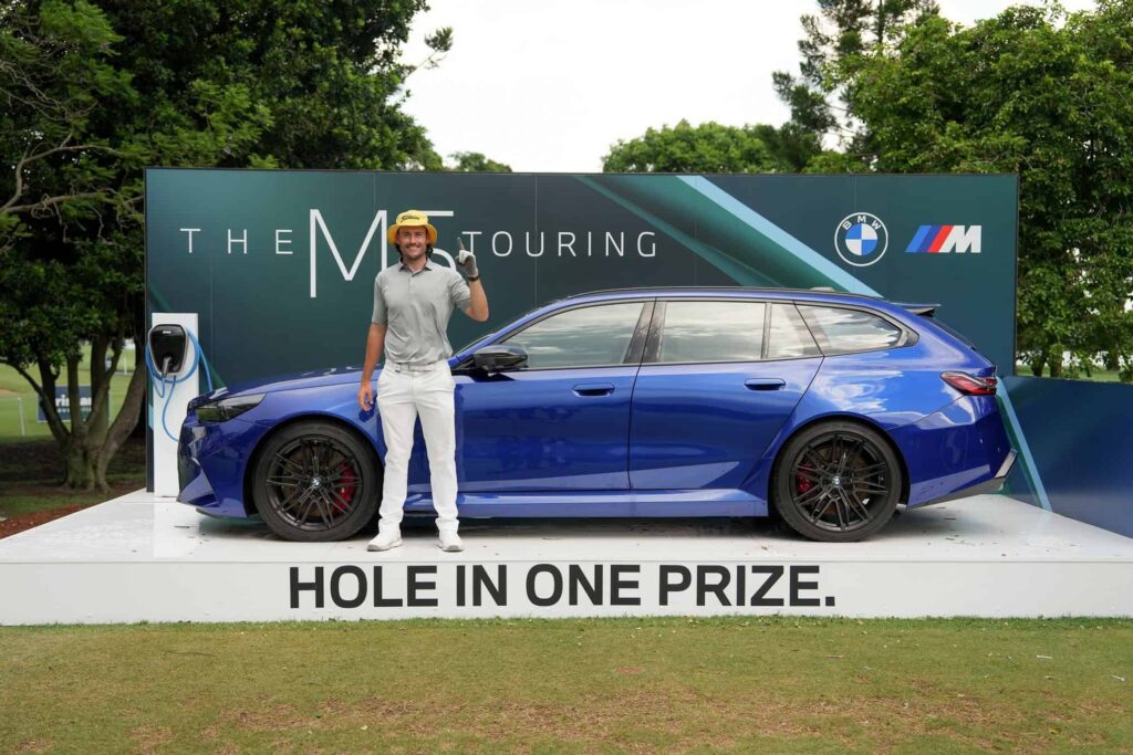 Golfer Wins BMW M5 Touring After Hole-In-One Shot