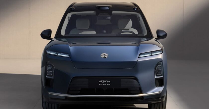 Nio Narrows Losses with Record Vehicle Deliveries in Q3 2025