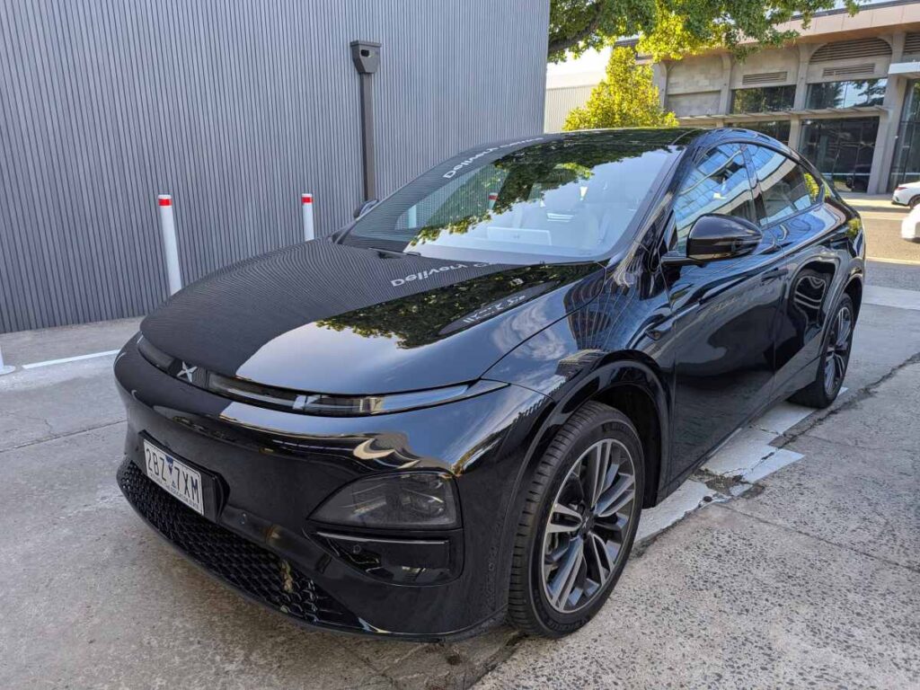 Xpeng offers up to $5,000 cashback on G6 electric SUV to clear 2025 stock