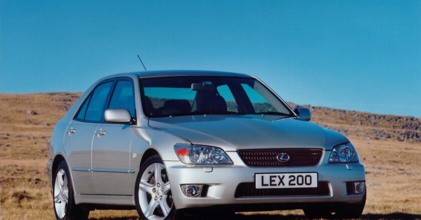 Lexus IS200: A Challenger in Compact Luxury