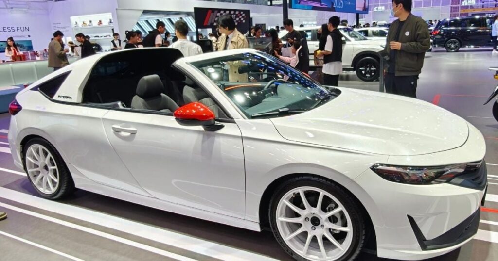 Honda Integra coupe reborn with manual transmission, CR-X-style roof