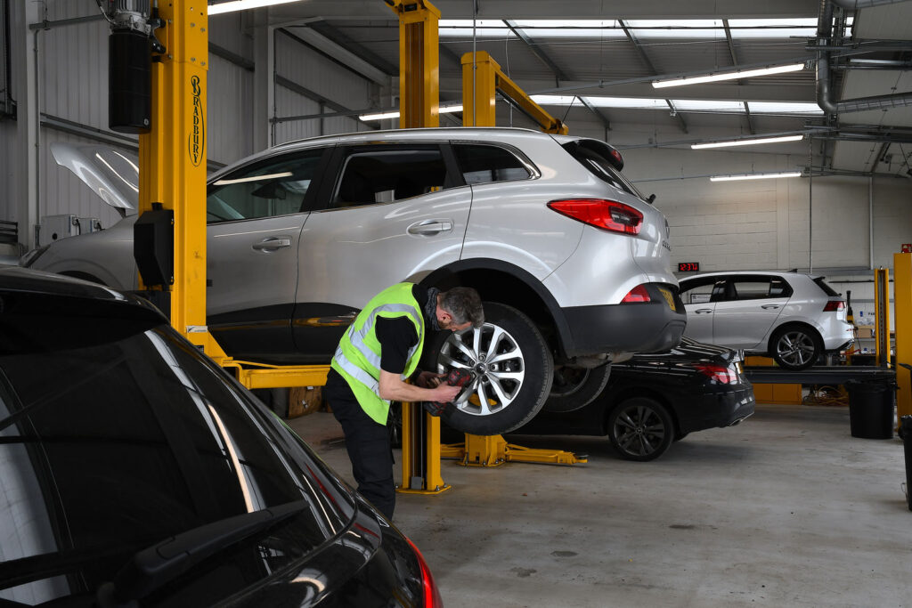 Garages divided over government review of MOT cost cap