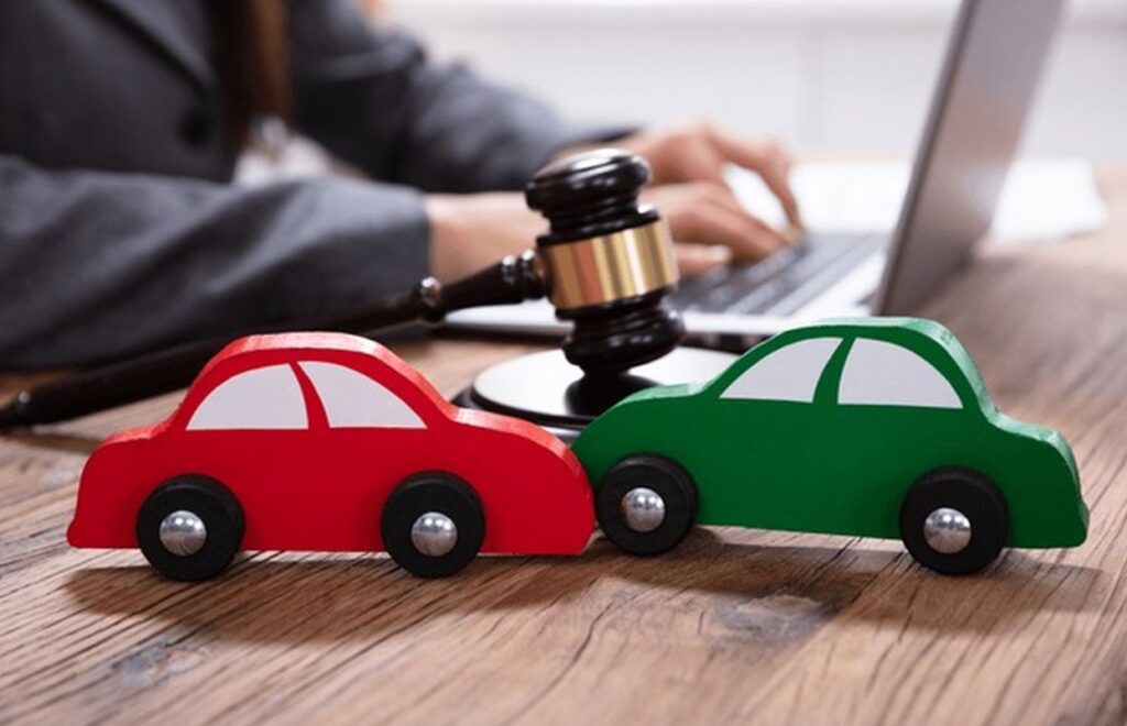 Common Mistakes People Make Without a Car Accident Lawyer