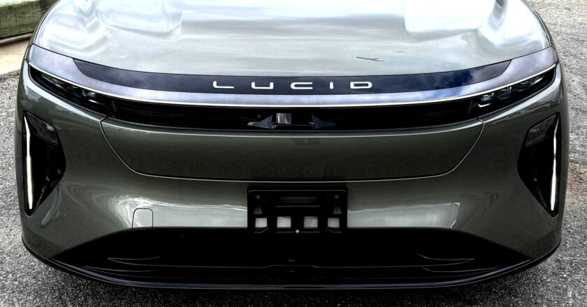 Brooklyn Buyer Sells New Lucid Gravity at a Huge Loss After Just 400 Miles