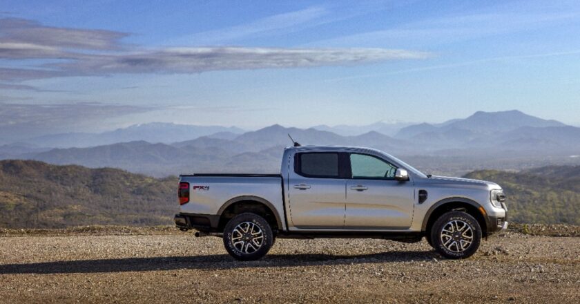 Ford Pro’s New Ranger PHEV Wins International Pick-up Award