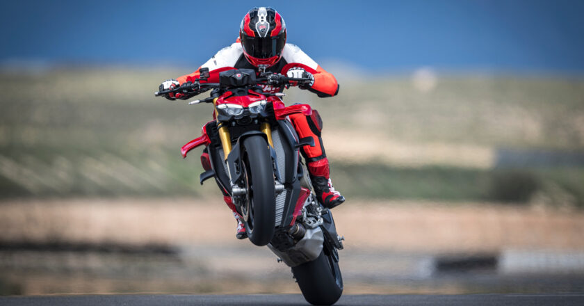 Top Naked Motorcycles That Can Outdrag Superbikes