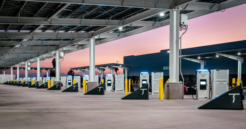 New EV Charging Hub with Renewable Energy Opens in Rialto, California