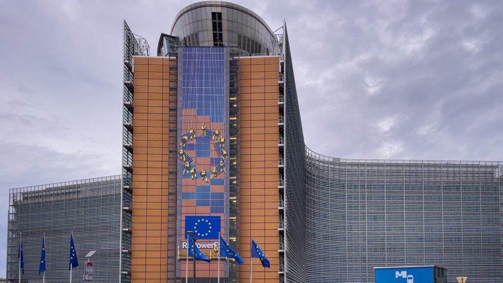 German chancellor pushes EU to soften 2035 combustion engine car ban