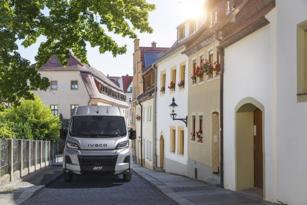GATE offers Iveco S-eWay and eSuper Jolly for long-term rental