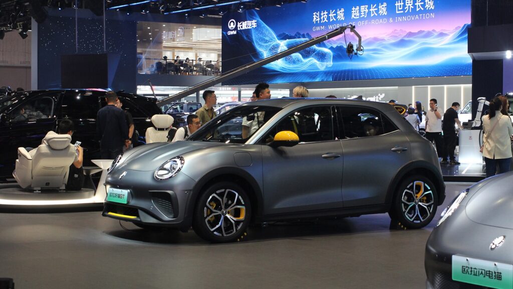 China Nov NEV retail up 7% year-on-year to 1.35 million, preliminary CPCA data show