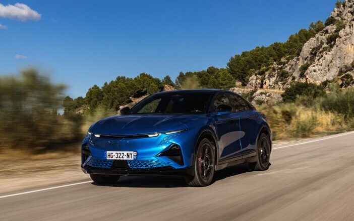 Alpine Unveils A390 Sport Fastback: Electric Muscle and Precision Handling