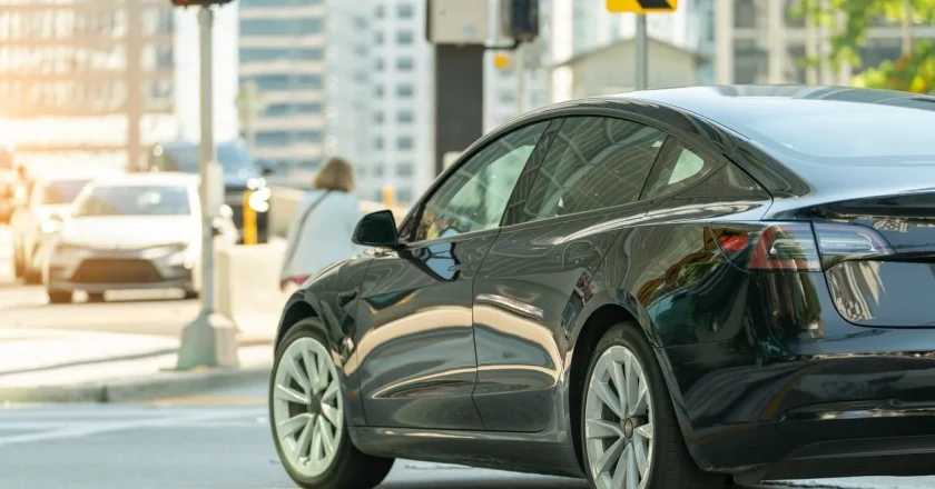 Electric Cars May Soon Emit a ‘Pink Noise’