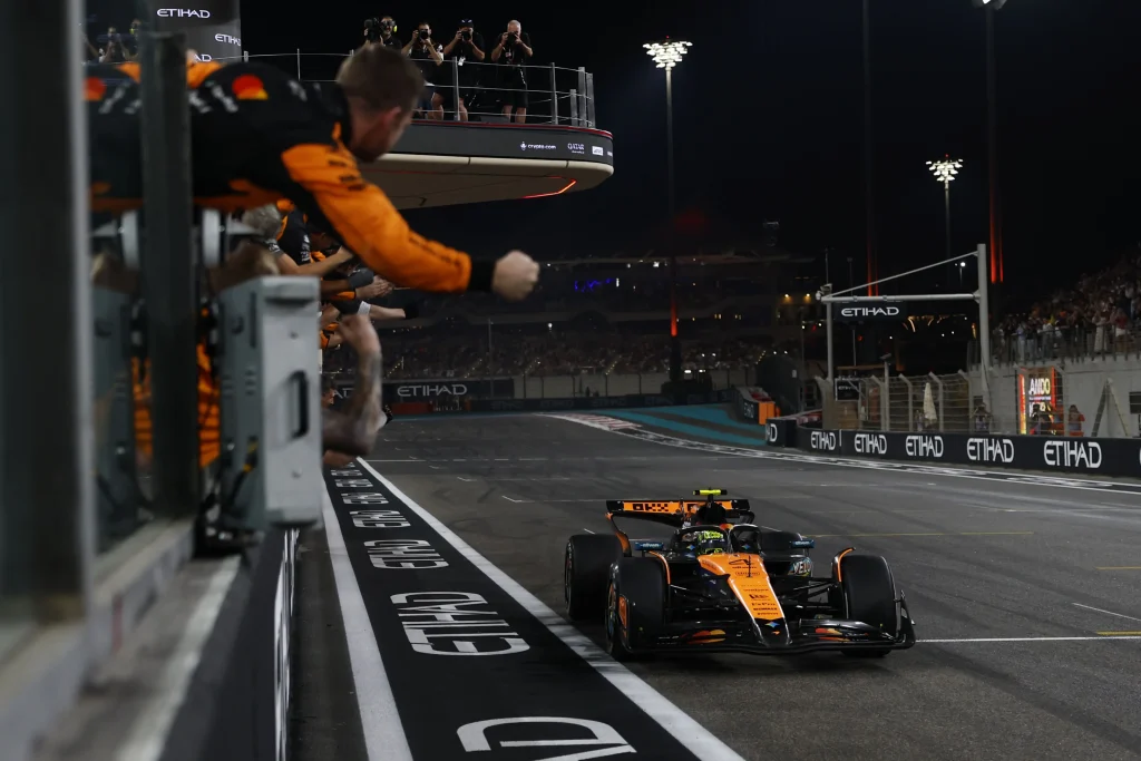 Lando Norris elige una estrategia distinta de neumáticos para asegurar su primer título