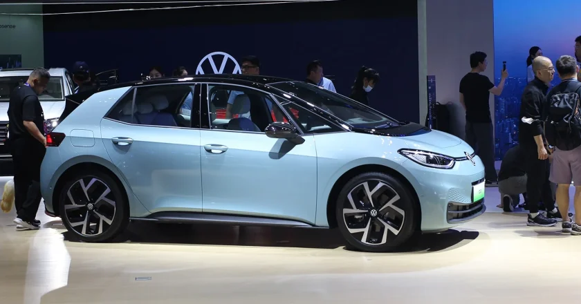 China’s NEV Sales Rise by 1% in December Amid Overall Dip