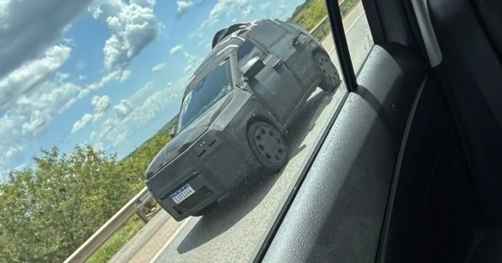 Fiat passa a usar carroceria final em testes de hatch inédito no Brasil