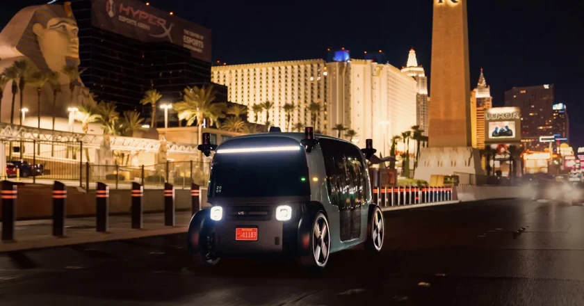 Zoox Vehicles Draw Attention in Unexpected Neighborhoods