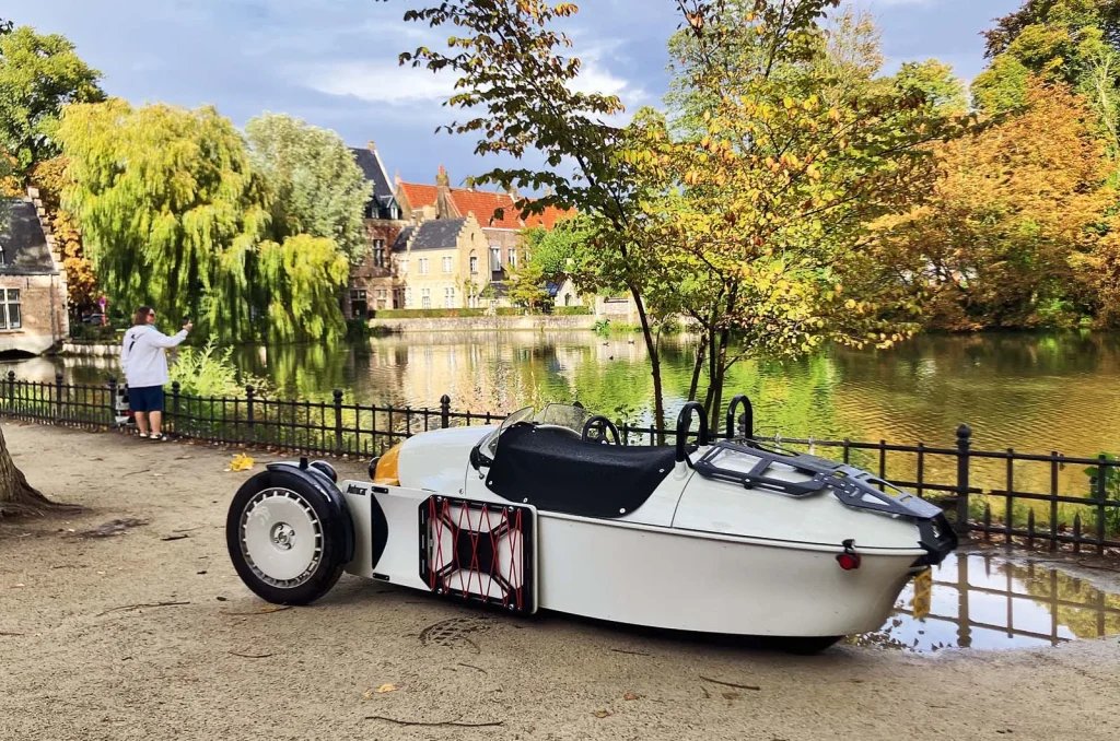 To Bruges and back in a bathtub