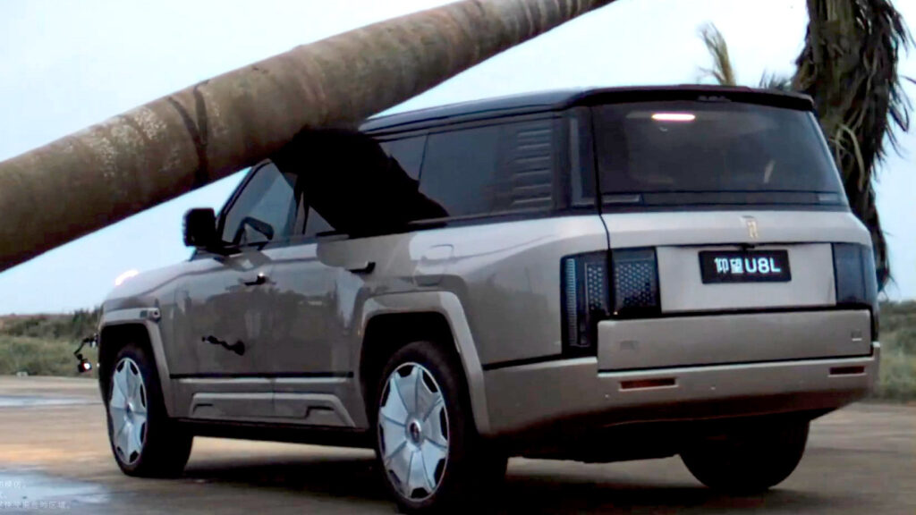 BYD Drops Giant Palm Tree On $150K YangWang And It Drives Off Like Nothing Happened