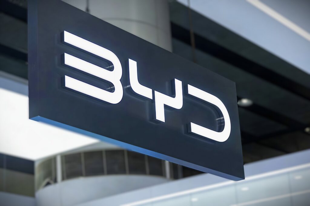 BYD reports 5.25% November sales decline, president responds with new technology plans