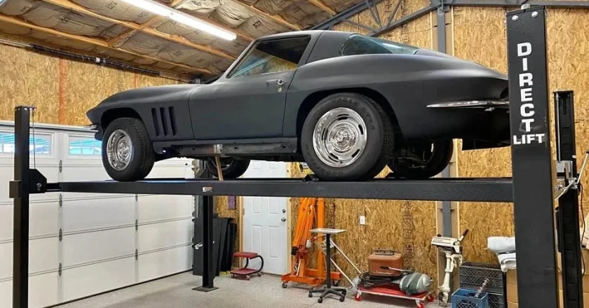 Rare 1966 Corvette Project Car with 427/425 V8 Up for Auction on eBay