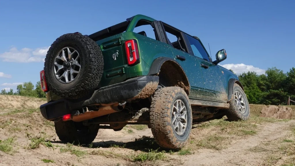Ford Bronco Vs. Jeep Wrangler: How The Off-Road Specs Compare