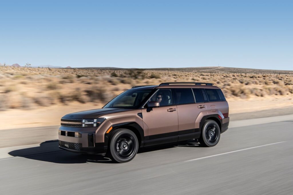 Hyundai retira del mercado miles del modelo Santa Fe por la cámara de visión trasera defectuosa