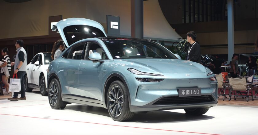 Chinese EV Stocks Suffer As Year-End Sales Lag