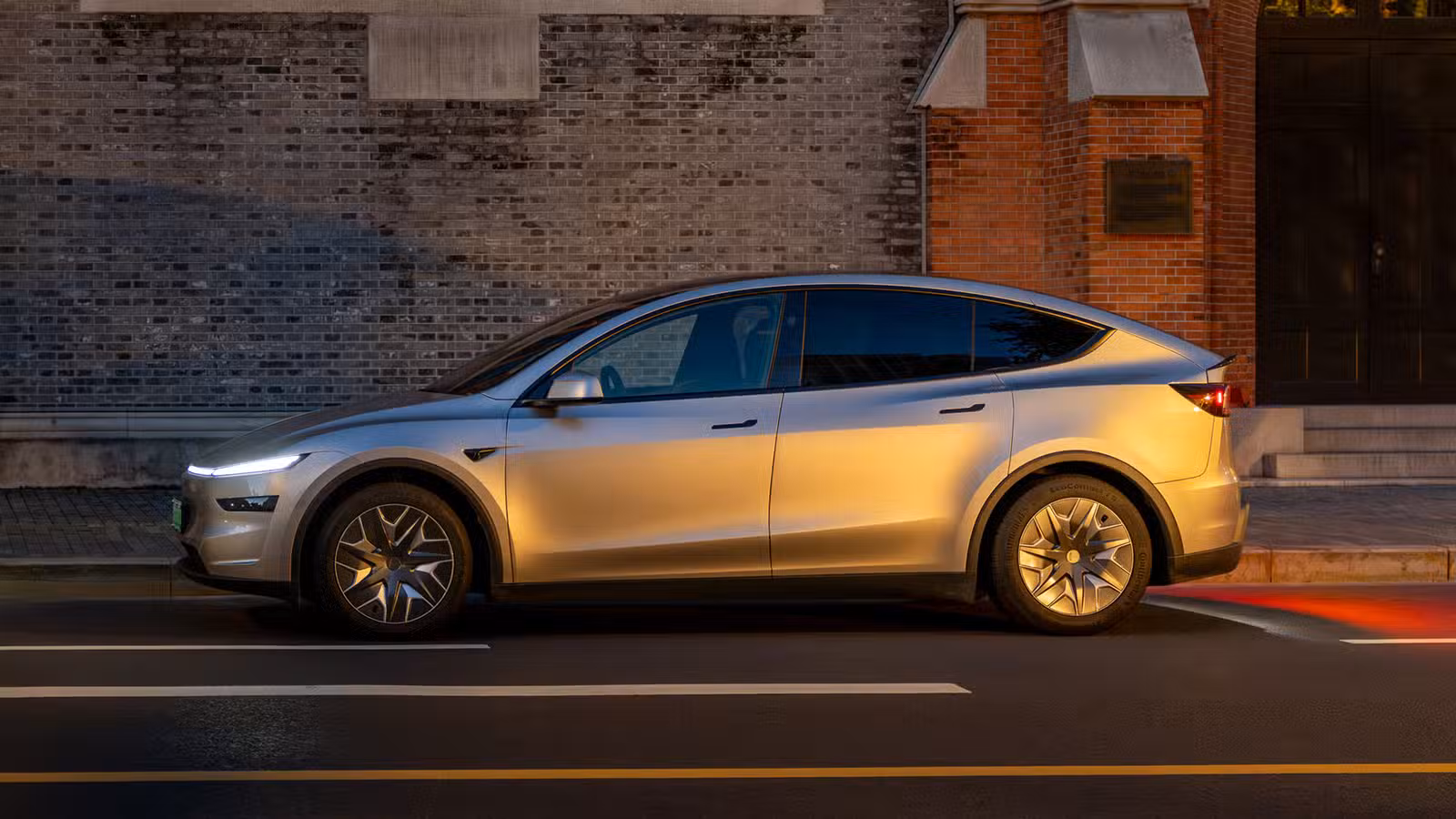 Tesla Model Y L Delivery Delayed Until February 2026 in China
