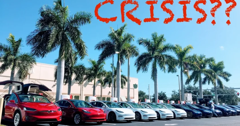 Tesla Predicts Lower Sales in Q4, Year-End Outlook Bleak