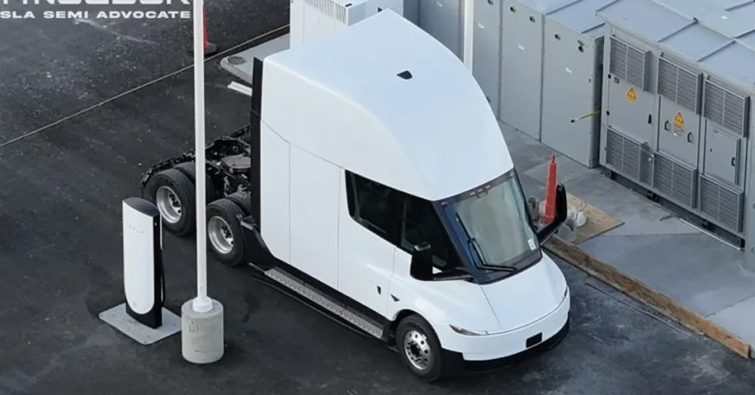 Tesla Revamped Semi Spotted, Achieves Insane Charging Speeds
