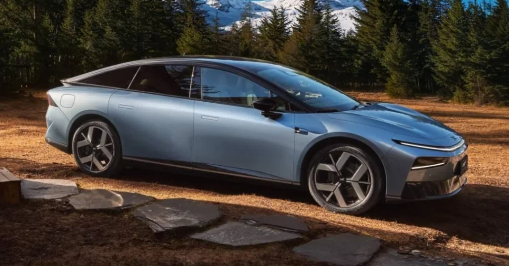 Xpeng P7+ REEV promete ‘maior alcance elétrico’ do mundo e pode vir ao Brasil